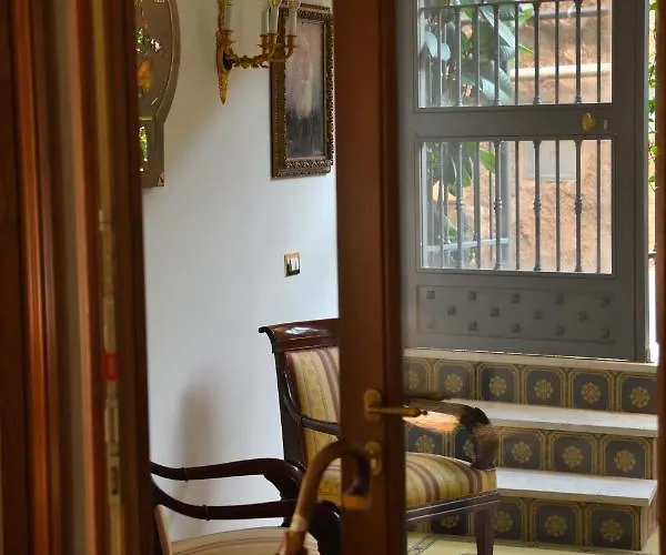 Regal House Capucci 6 4* Roma
