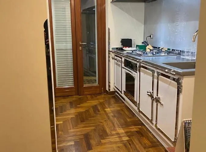 Casa de hóspedes Regal House Capucci 6 Roma